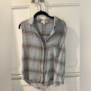 Cloth & Stone Sleeveless Button Down Shirt